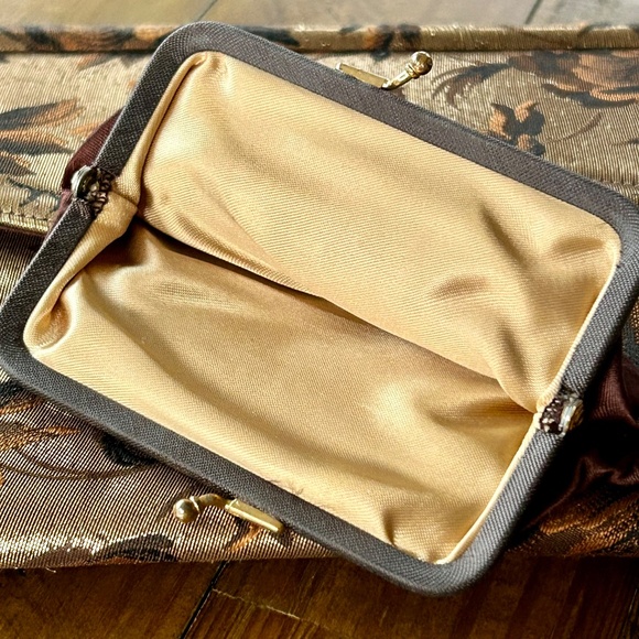 Vintage Mid-Century-Modern Gold Lame Clutch Purse - Picture 9 of 16